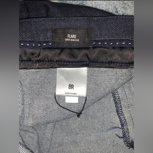 Express Super High Rise Flare Jeans 8R. - Picture 4 of 5